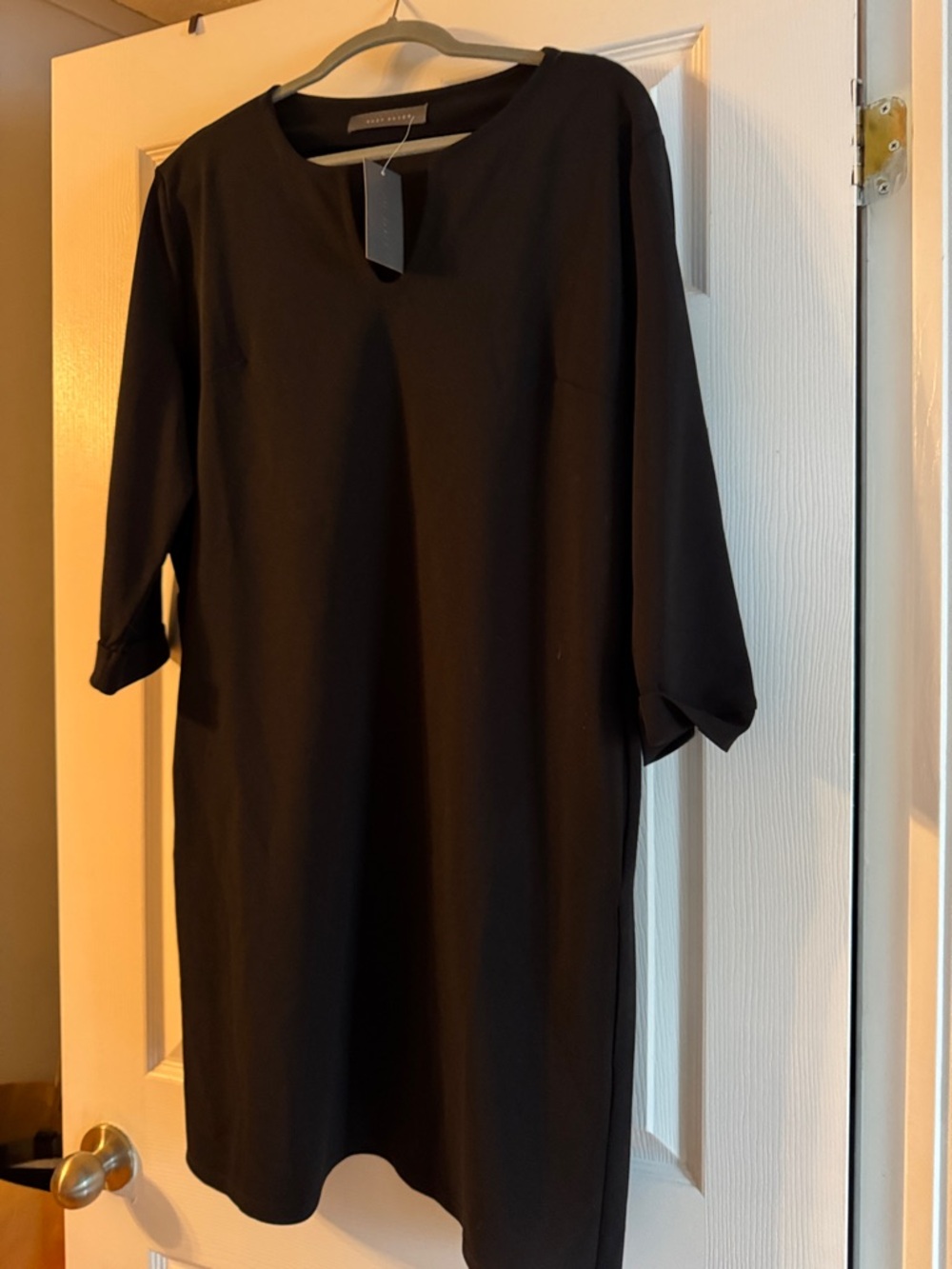 Suzy Shier Black Long Sleeve Shift Dress